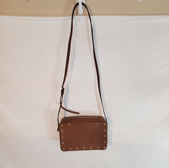 Michael Kors Sandrine Stud LG Crossbody Saffiano Leather Brown Purse New Tags. - Picture 1 of 6